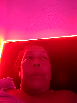 Naomi-Mature online show from 4, 3, 2026