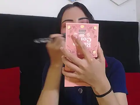 Snapshot of valerythompsonper chatting on 11, 9, 2025 valerythompsonper online show from 11, 9, 2025