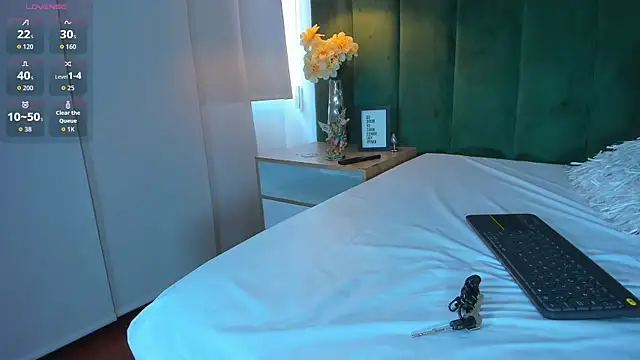 kittyy milk 001 online show from 23, 9, 2025