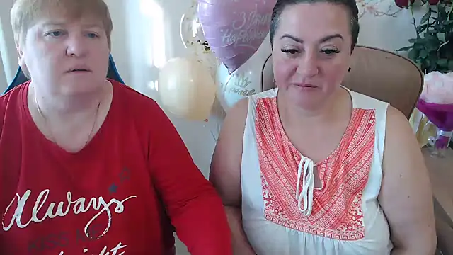 Snapshot of Bertie_Adeline chatting on 16, 10, 2025 Bertie Adeline online show from 16, 10, 2025