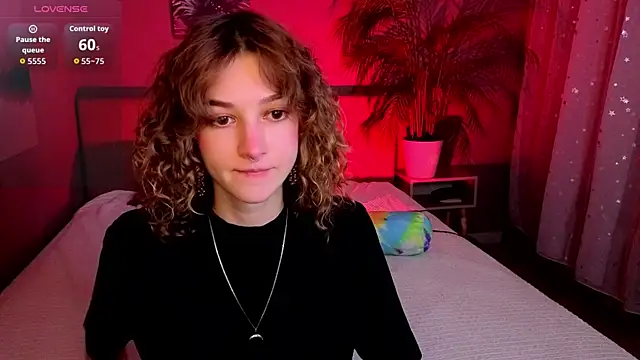 Snapshot of __grace__ chatting on 9, 10, 2025 grace online show from 9, 10, 2025