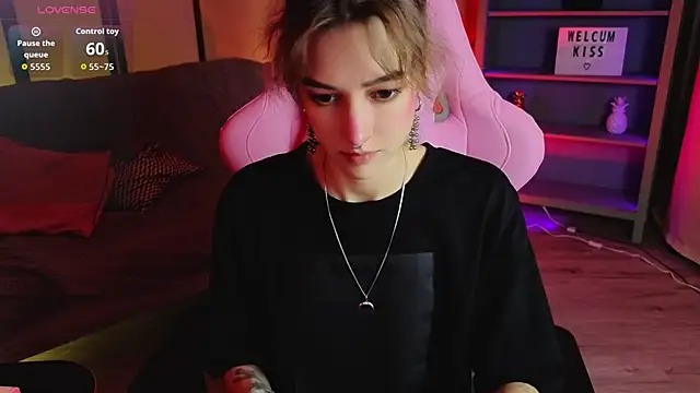 Snapshot of __grace__ chatting on 13, 10, 2025 grace online show from 13, 10, 2025