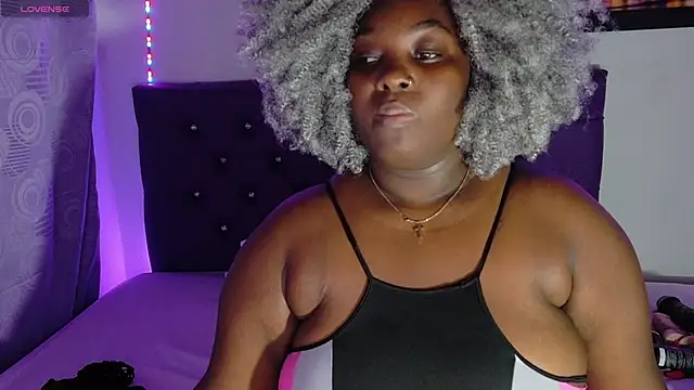 Snapshot of ebony_NeighborMoans chatting on 24, 4, 2026 ebony NeighborMoans online show from 24, 4, 2026