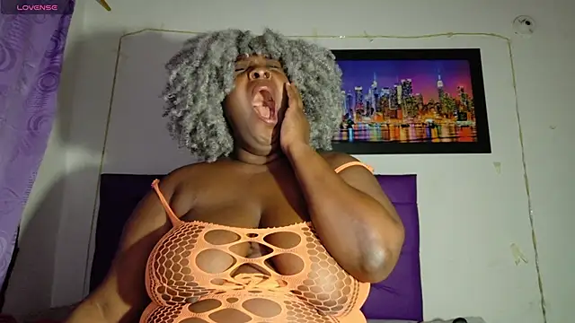 Snapshot of ebony_NeighborMoans chatting on 12, 5, 2026 ebony NeighborMoans online show from 12, 5, 2026