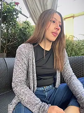 KloePink  online show from 17, 12, 2025