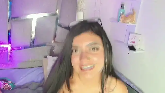 jennifer Scot online show from 25, 10, 2025