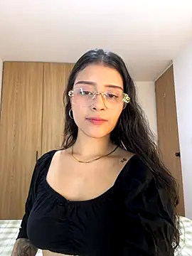 Snapshot of CatadeLuca chatting on 12, 9, 2025 CatadeLuca online show from 12, 9, 2025