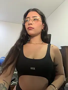 Snapshot of CatadeLuca chatting on 6, 4, 2026 CatadeLuca online show from 6, 4, 2026