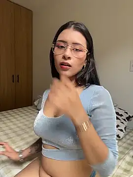 Snapshot of CatadeLuca chatting on 9, 4, 2026 CatadeLuca online show from 9, 4, 2026