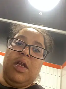 Snapshot of wishuhope4 chatting on 28, 10, 2025 wishuhope4 online show from 28, 10, 2025