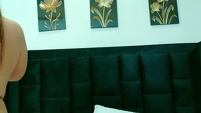 Snapshot of mamaneedsfun chatting on 28, 10, 2025 mamaneedsfun online show from 28, 10, 2025