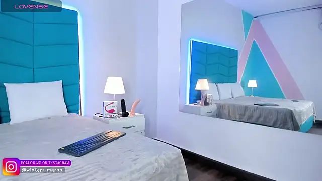 mara winters  online show from 15, 9, 2025