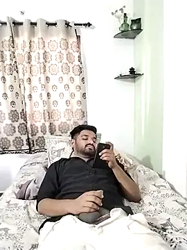 Snapshot of avi007p chatting on 29, 3, 2026 avi007p online show from 29, 3, 2026