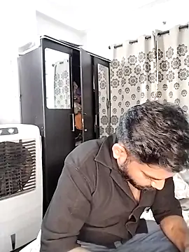 Snapshot of avi007p chatting on 1, 4, 2026 avi007p online show from 1, 4, 2026