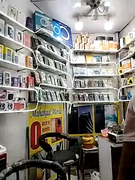 Snapshot of avi007p chatting on 7, 4, 2026 avi007p online show from 7, 4, 2026