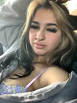 BrunetteBrat-xo online show from 22, 10, 2025