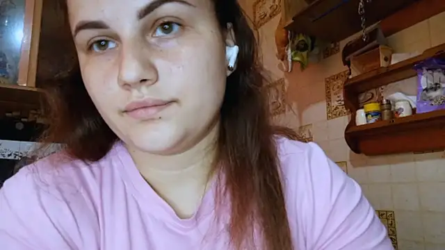 DierdreCousineau online show from 24, 9, 2025