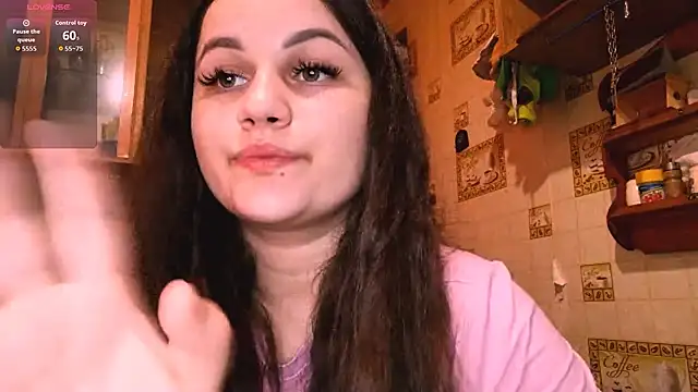 DierdreCousineau online show from 28, 11, 2025