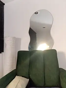 a Malgosia mako online show from 19, 11, 2025