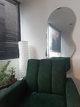 a Malgosia mako online show from 1, 12, 2025