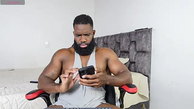 Snapshot of james_musclebbc chatting on 14, 6, 2026 james musclebbc online show from 14, 6, 2026