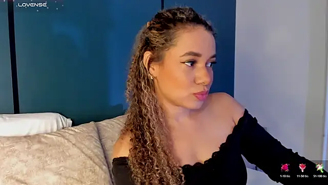 Snapshot of angie_leonn chatting on 3, 7, 2026 angie leonn online show from 3, 7, 2026