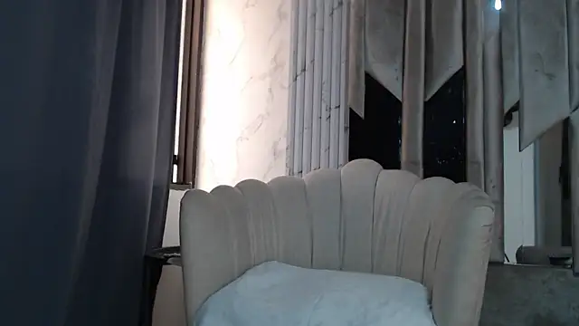 Snapshot of KiraaWild chatting on 9, 10, 2025 KiraaWild online show from 9, 10, 2025