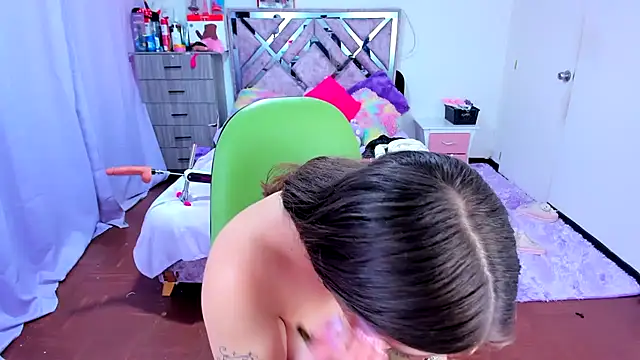 Luna Analya online show from 1, 12, 2025