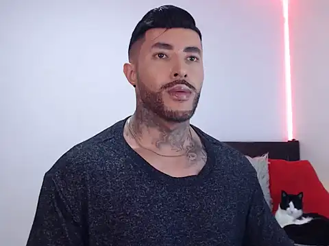 andrea de lucaa online show from 25, 11, 2025