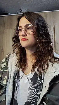 Snapshot of lindasyt chatting on 3, 2, 2026 lindasyt online show from 3, 2, 2026