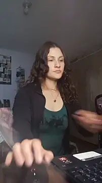 Snapshot of lindasyt chatting on 27, 2, 2026 lindasyt online show from 27, 2, 2026