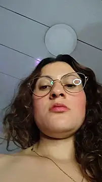 Snapshot of lindasyt chatting on 26, 5, 2026 lindasyt online show from 26, 5, 2026