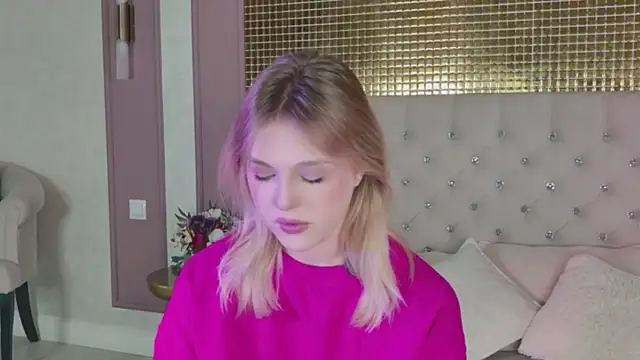 Snapshot of CaitlinSugar chatting on 5, 3, 2026 CaitlinSugar online show from 5, 3, 2026