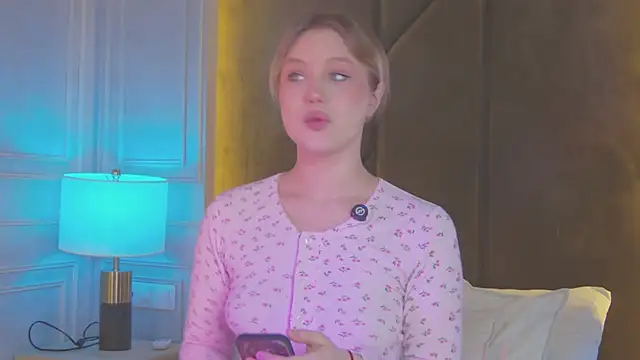 Snapshot of CaitlinSugar chatting on 8, 3, 2026 CaitlinSugar online show from 8, 3, 2026