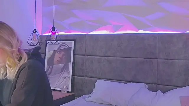 Snapshot of CaitlinSugar chatting on 9, 3, 2026 CaitlinSugar online show from 9, 3, 2026