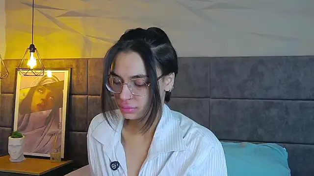 Snapshot of VioletAsh chatting on 2, 2, 2026 VioletAsh online show from 2, 2, 2026