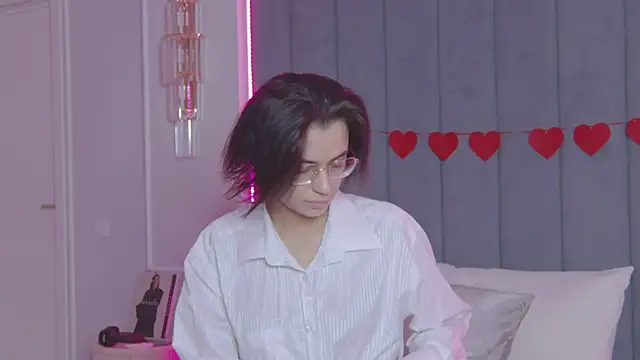 Snapshot of VioletAsh chatting on 9, 3, 2026 VioletAsh online show from 9, 3, 2026