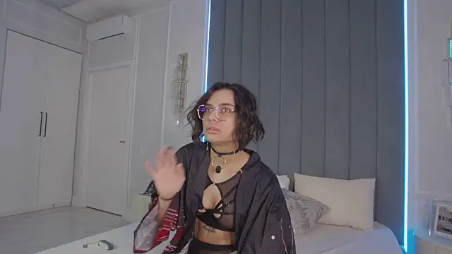 Snapshot of VioletAsh chatting on 22, 3, 2026 VioletAsh online show from 22, 3, 2026