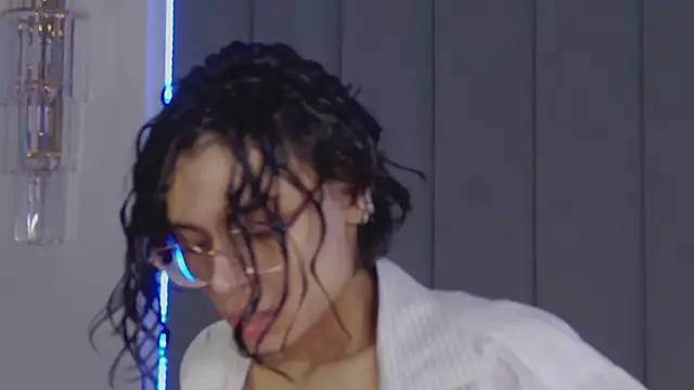 Snapshot of VioletAsh chatting on 23, 3, 2026 VioletAsh online show from 23, 3, 2026