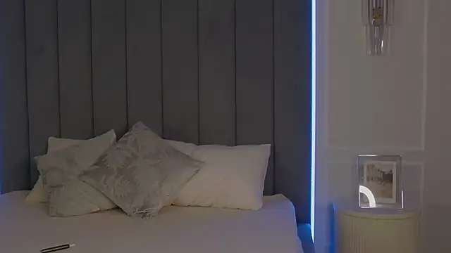 Snapshot of VioletAsh chatting on 31, 3, 2026 VioletAsh online show from 31, 3, 2026