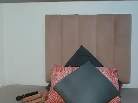 GorillaGripCunt77 online show from 14, 1, 2026