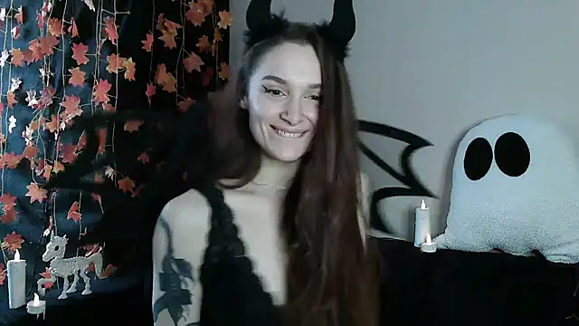   Leyla   online show from 24, 10, 2025