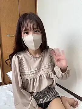 Snapshot of riri__nyan_o0 chatting on 17, 10, 2025 riri nyan o0 online show from 17, 10, 2025