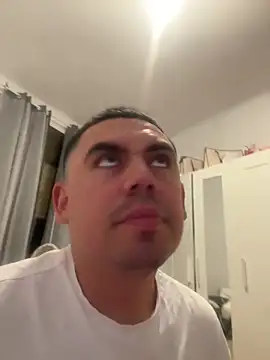 Snapshot of davidxxx099 chatting on 15, 4, 2026 davidxxx099 online show from 15, 4, 2026