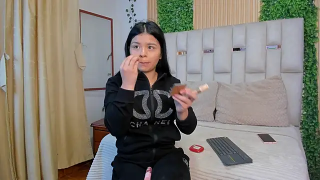 Snapshot of Jade_Nmm chatting on 8, 4, 2026 Jade Nmm online show from 8, 4, 2026