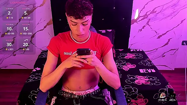 Snapshot of owen_sexy25 chatting on 27, 9, 2025 owen sexy25 online show from 27, 9, 2025