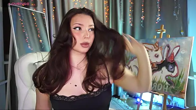 Lucy louras online show from 14, 11, 2025