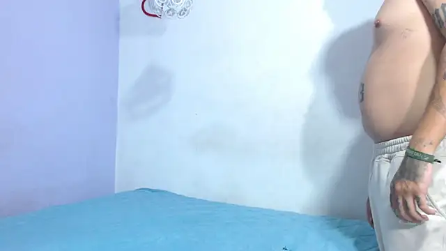 Snapshot of onixandghosty1 chatting on 3, 12, 2025 onixandghosty1 online show from 3, 12, 2025