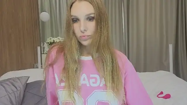 Snapshot of Brigitte_Bardot chatting on 28, 10, 2025 Brigitte Bardot online show from 28, 10, 2025