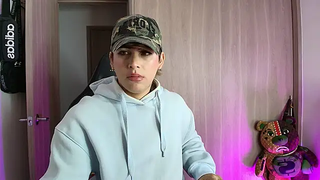 Snapshot of brunothompson3 chatting on 10, 9, 2025 brunothompson3 online show from 10, 9, 2025